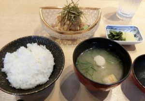 麻布十番「嘉 YOSHI」ランチ ゴマ風味の漬け刺身定食